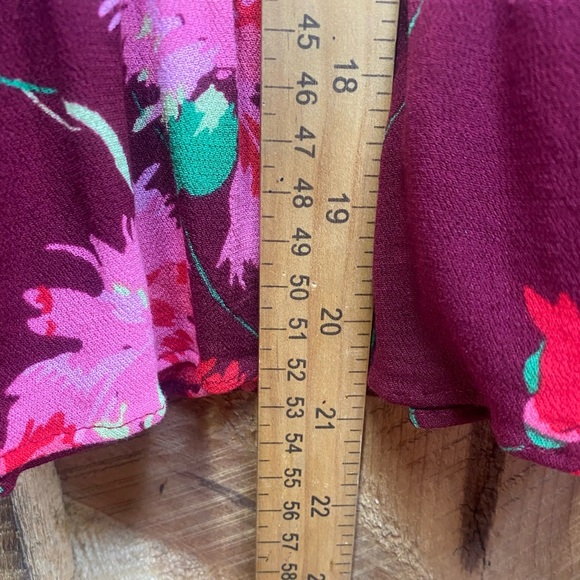 Express Burgundy Floral Wrap Crop Top Size‎ Small 100% Rayon Hand Wash - Picture 4 of 8